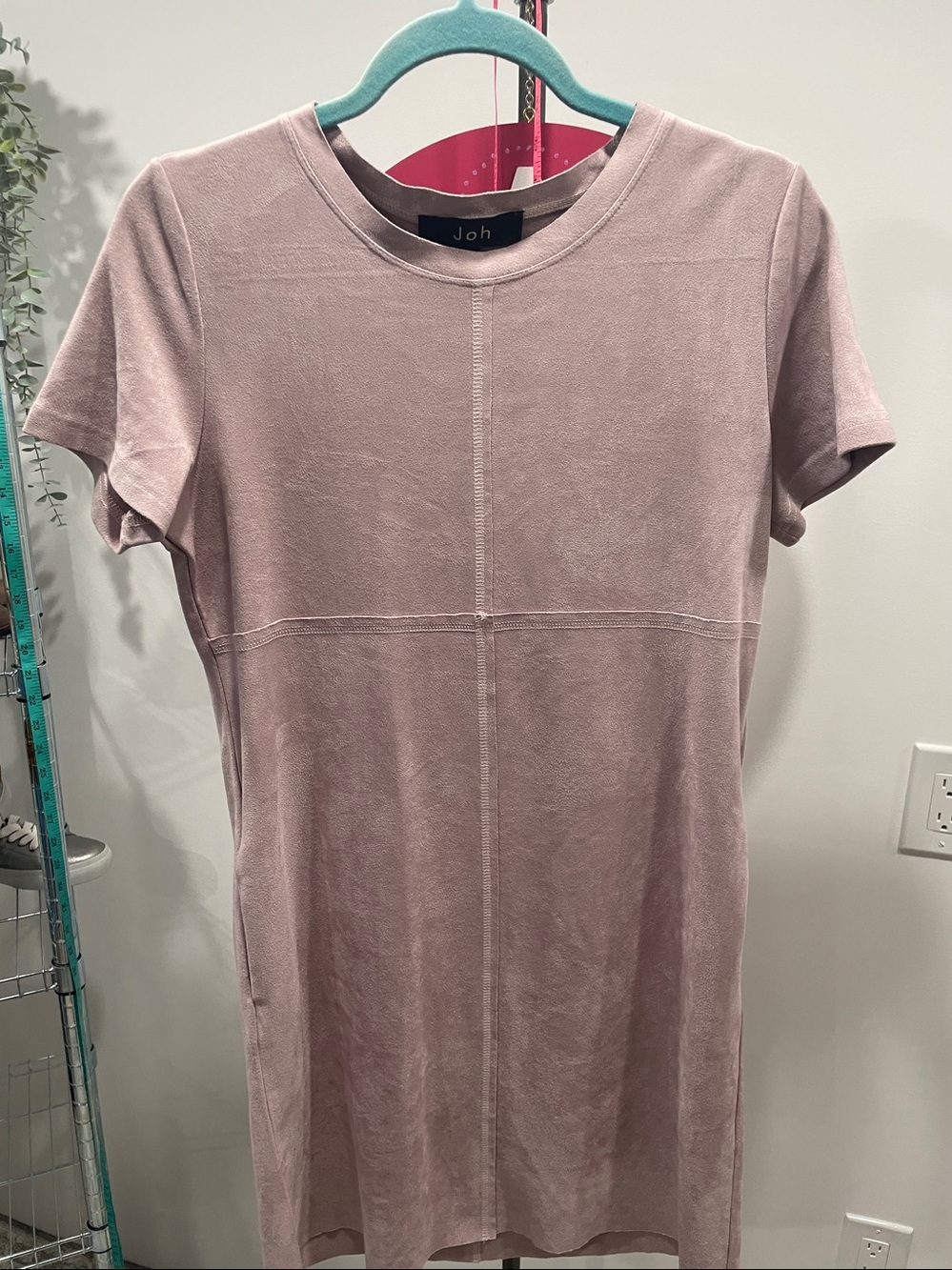 Joh pocketed round neck suede dress
Size small
Like new condition